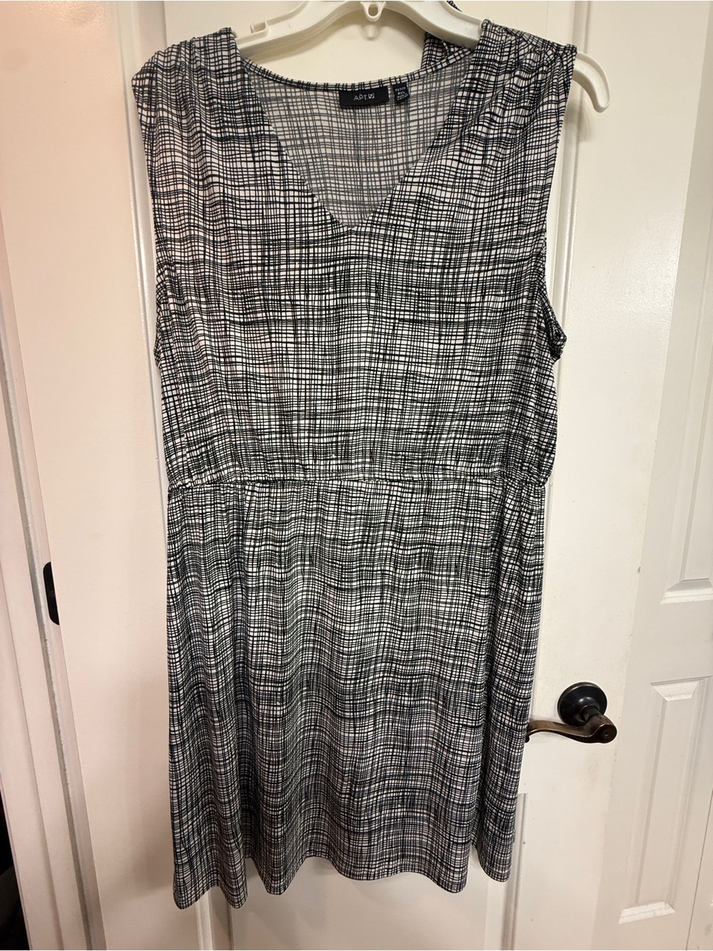Apt. 9 Black & White Plaid V-Neck Sleeveless Dress